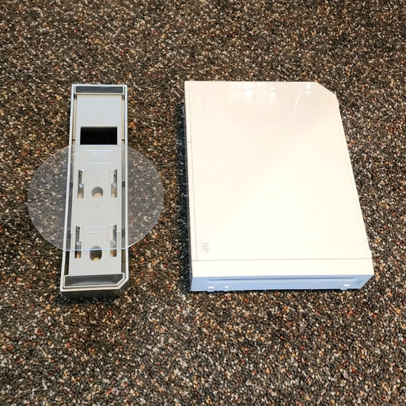 Nintendo Wii Console with Remote, Sensor Bar, AV Cable, AC Adapter & More - Picture 7 of 12